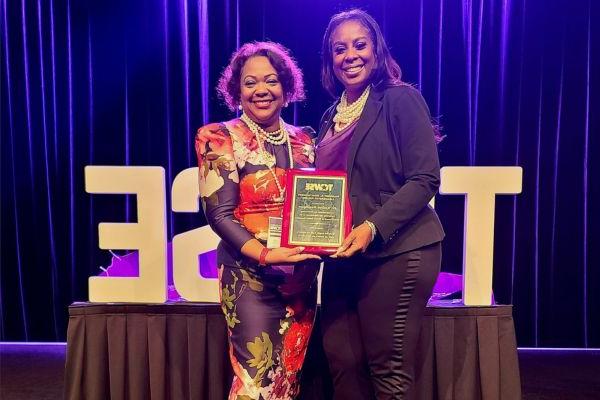 LU’s Dr. Washington receives Margret A. Montgomery Leadership Award 